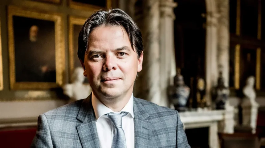 Peter Buysrogge Urged to Act on Belgiumgate Scandal